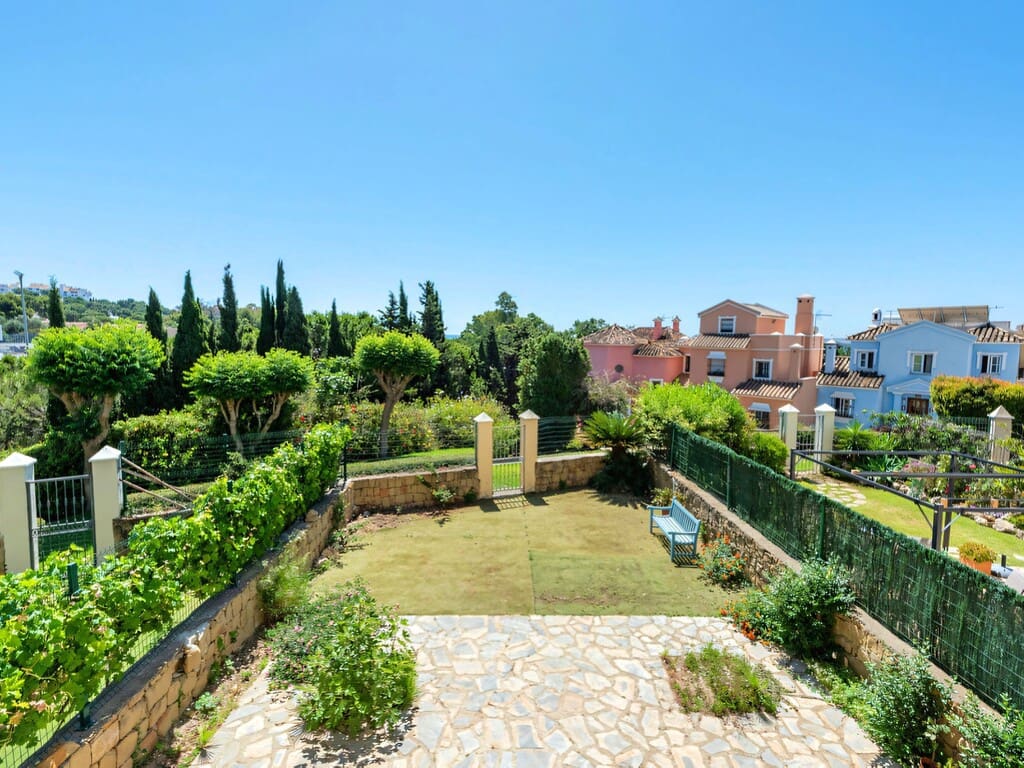 5 bedroom Townhouse for sale in Estepona with pool garage - € 1,400,000 (Ref: 10048854)