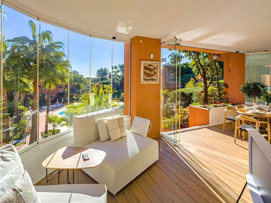 4 bedroom Apartment for sale in Nueva Andalucia with pool garage - € 1,090,000 (Ref: 10054814)