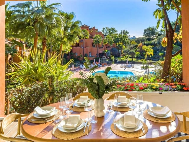 4 bedroom Apartment for sale in Nueva Andalucia, Marbella with pool garage - € 1,090,000 (Ref: 10054814)