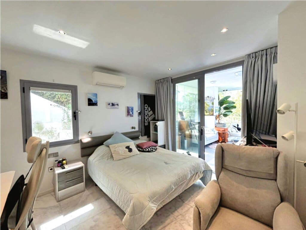 Villa for sale in La Cala de Mijas with pool garage - € 1,850,000 (Ref: 10054815)