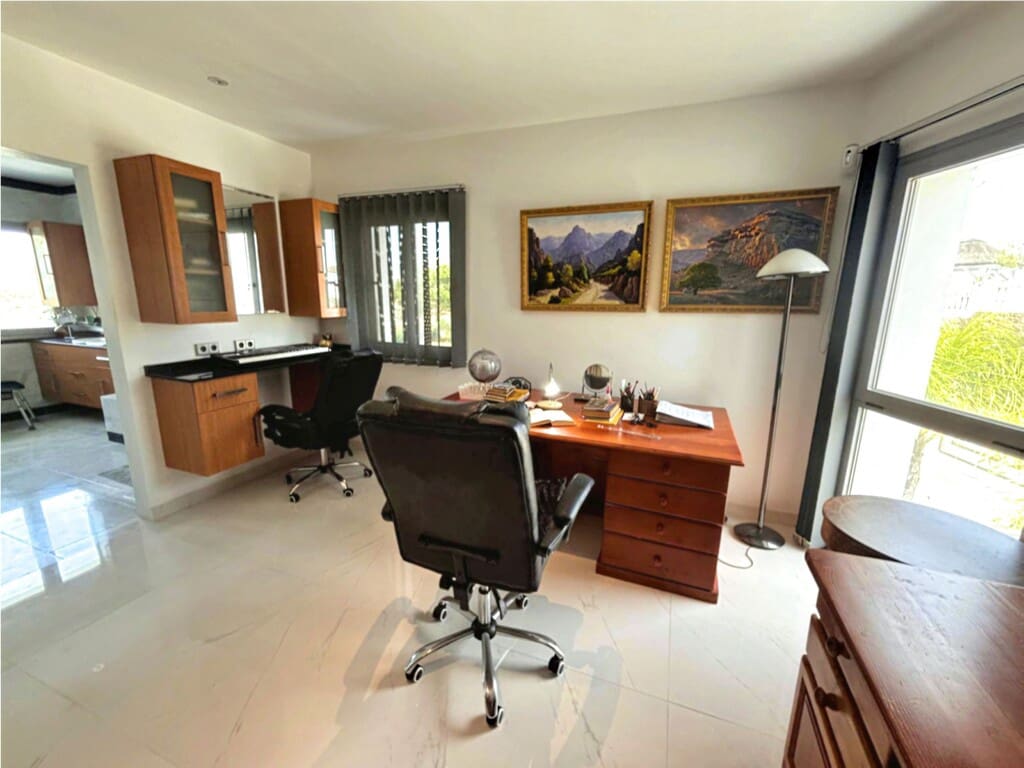 Villa for sale in La Cala de Mijas with pool garage - € 1,850,000 (Ref: 10054815)
