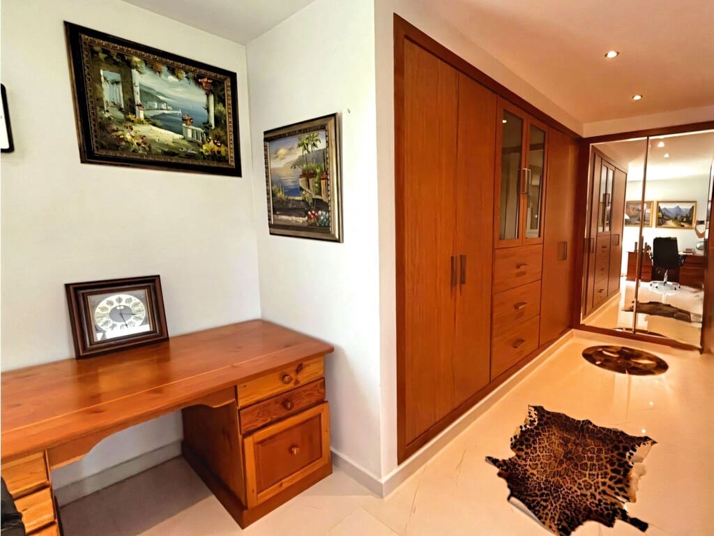 Villa for sale in La Cala de Mijas with pool garage - € 1,850,000 (Ref: 10054815)