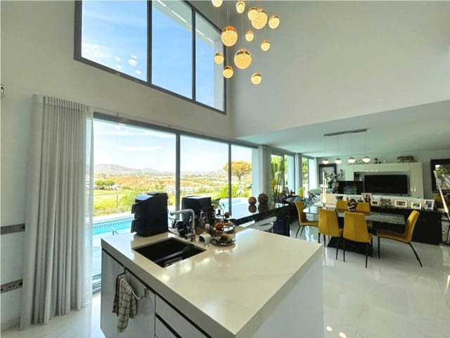 Villa for sale in La Cala de Mijas, Mijas with pool garage - € 1,850,000 (Ref: 10054815)