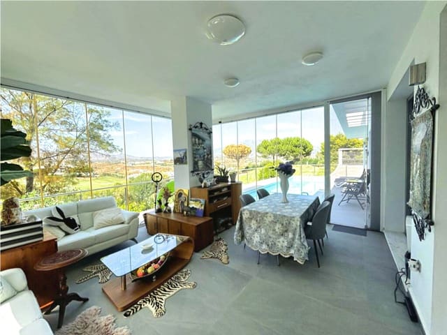 Villa for sale in La Cala de Mijas, Mijas with pool garage - € 1,850,000 (Ref: 10054815)