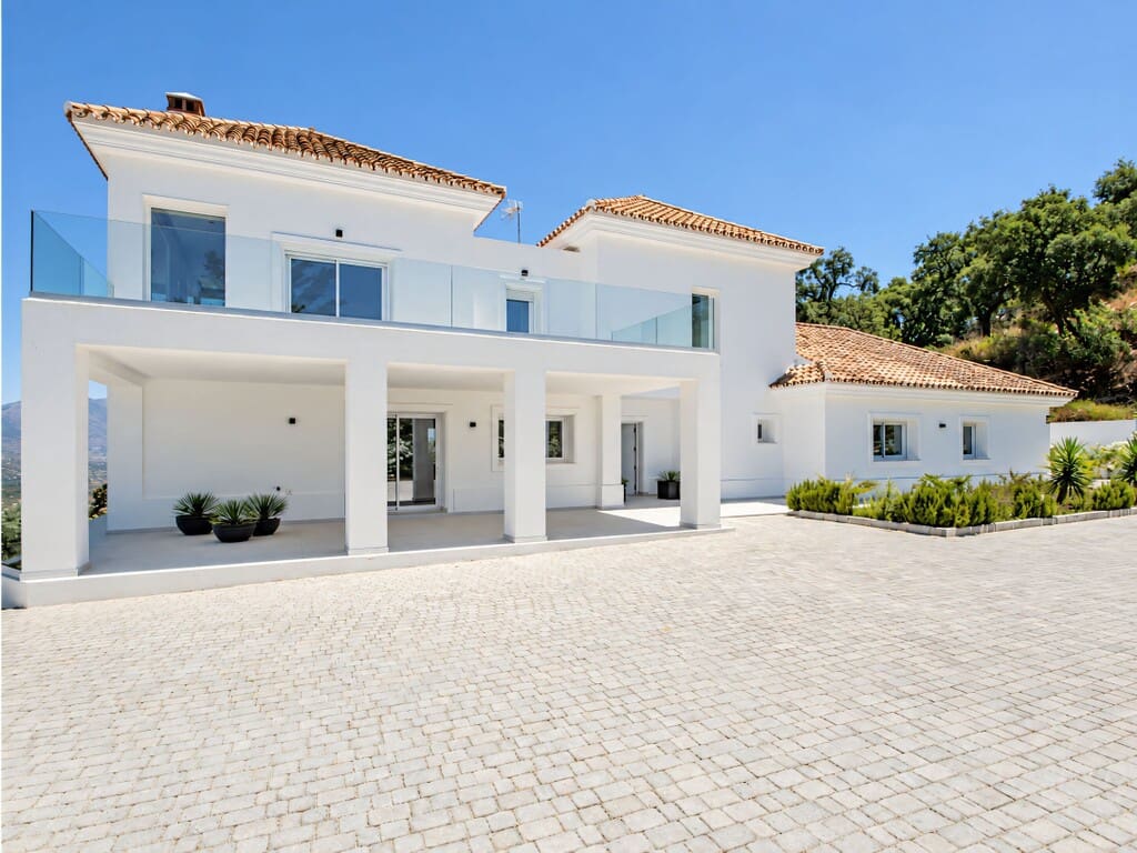 4 slaapkamer Villa te koop in La Mairena met zwembad garage - € 1.980.000 (Ref: 10054816)