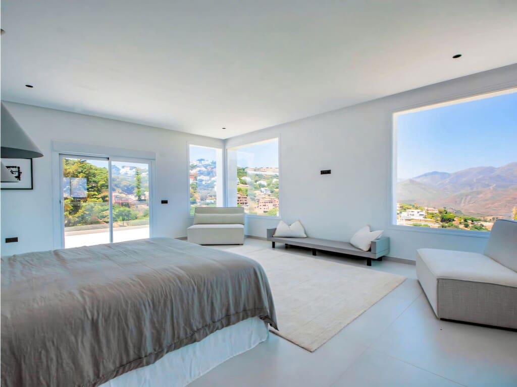 4 slaapkamer Villa te koop in La Mairena met zwembad garage - € 1.980.000 (Ref: 10054816)