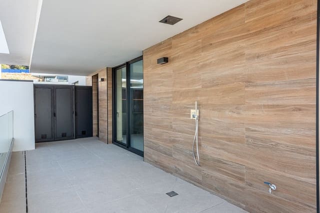 2 Zimmer Apartment zu verkaufen in Fuengirola mit Pool Garage - 599.000 € (Ref: 10061353)