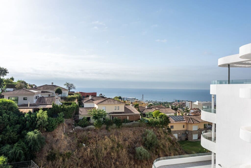 2 Zimmer Apartment zu verkaufen in Fuengirola mit Pool Garage - 599.000 € (Ref: 10061353)