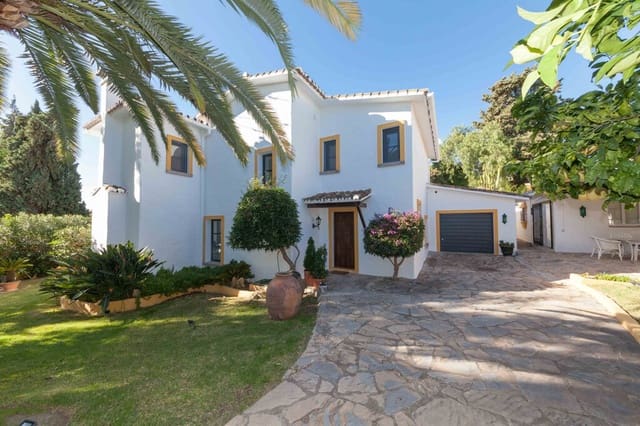 3 soverom Villa til leie i San Pedro de Alcantara, Marbella med svømmebasseng garasje - € 6 500 (Ref: 10063876)