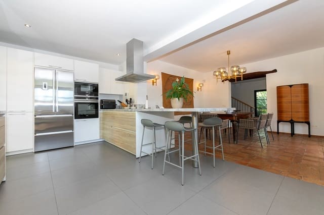 3 sypialnia Willa do wynajęcia w San Pedro de Alcantara, Marbella z basenem garażem - 6 500 € (Ref: 10063876)