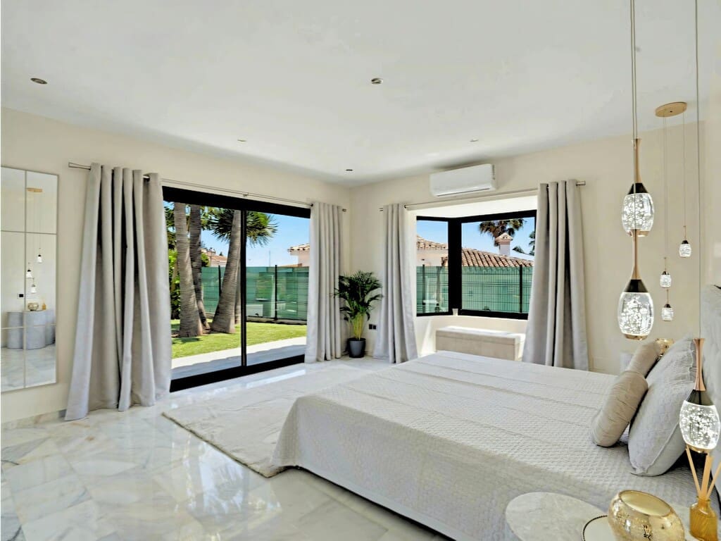 4 slaapkamer Villa te koop in Mijas Costa met zwembad garage - € 1.599.000 (Ref: 10063877)