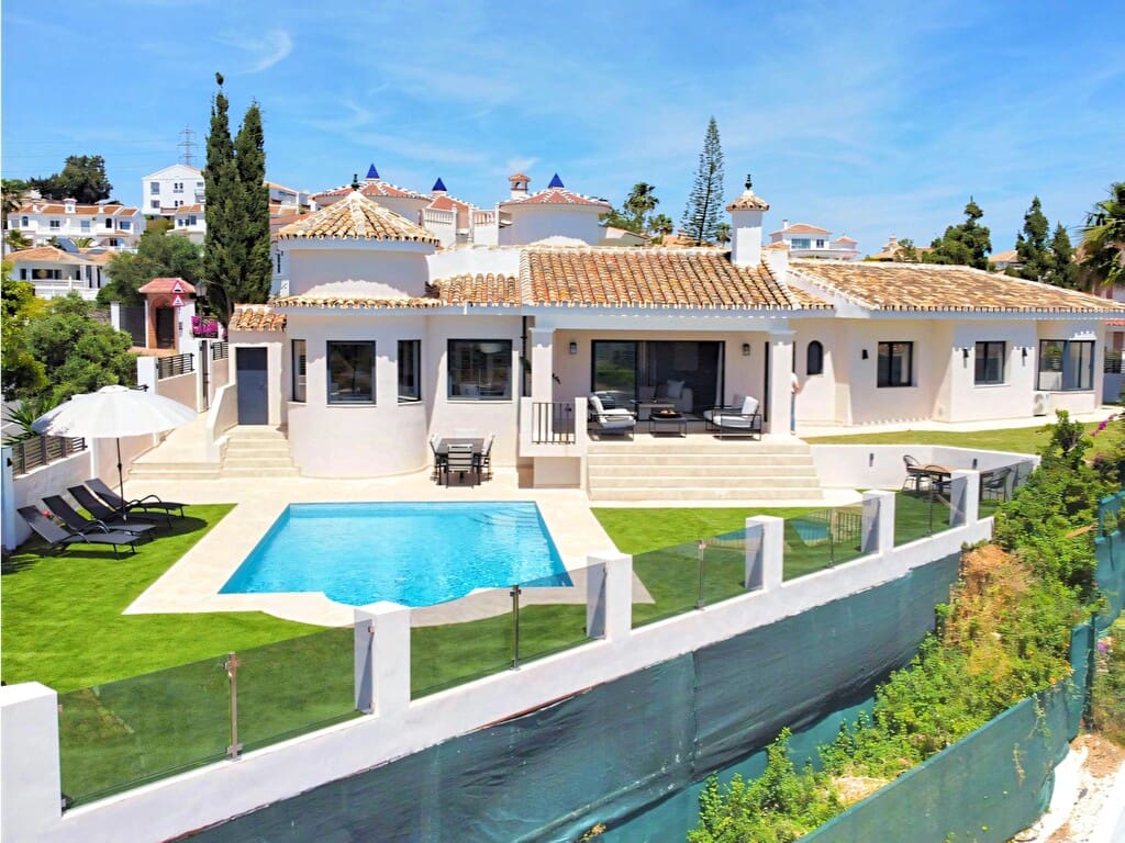 4 slaapkamer Villa te koop in Mijas Costa met zwembad garage - € 1.599.000 (Ref: 10063877)