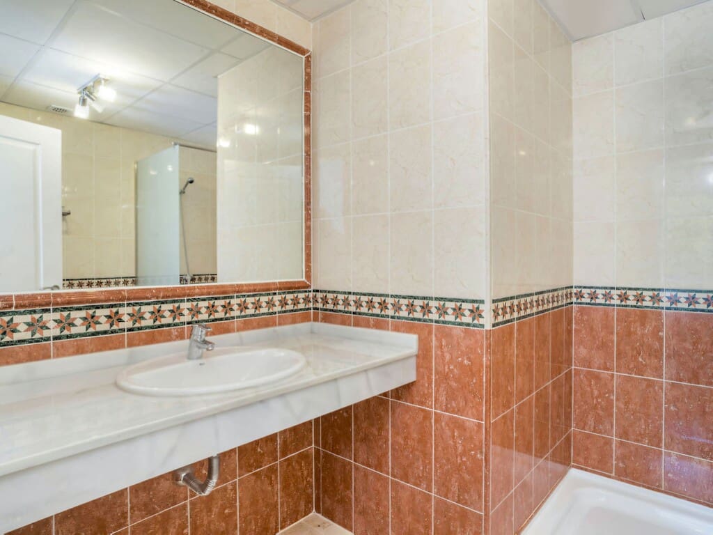 4 soveværelse Byhus til salg i Marbella med swimmingpool garage - € 660.000 (Ref: 10067170)