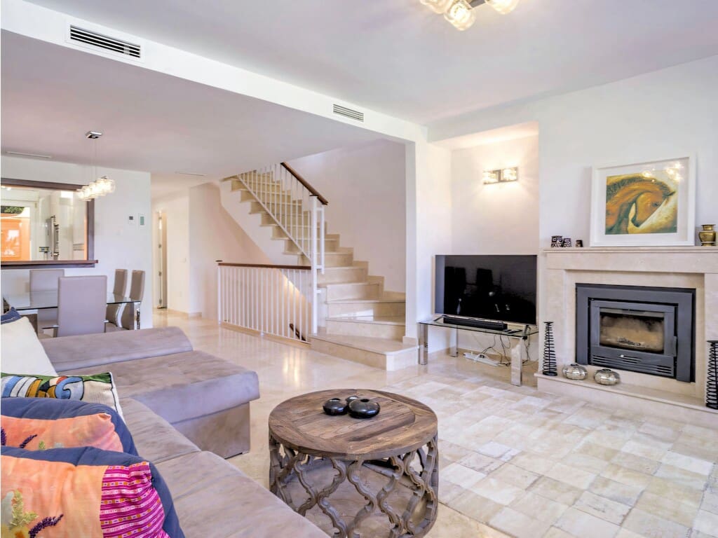 4 soveværelse Byhus til salg i Marbella med swimmingpool garage - € 660.000 (Ref: 10067170)