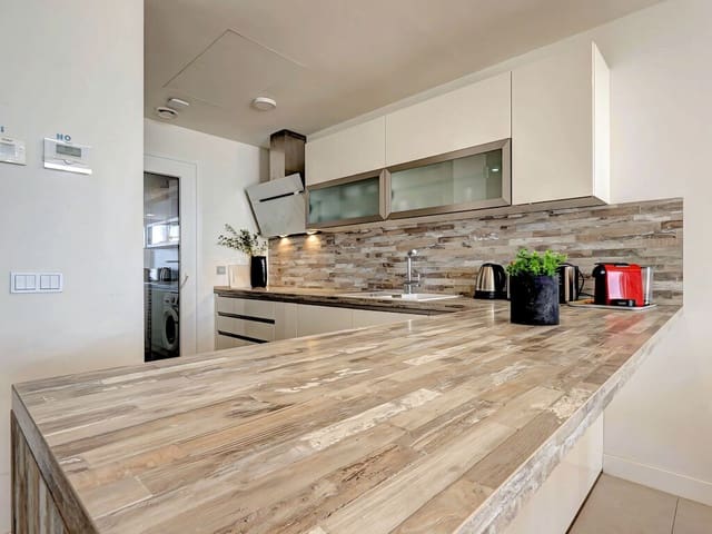 3 slaapkamer Penthouse te koop in Benalmádena met zwembad garage - € 680.000 (Ref: 10070396)