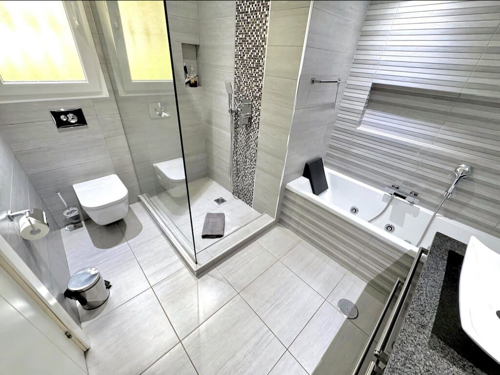 6 soverom Villa til salgs i Mijas Costa med svømmebasseng garasje - € 1 350 000 (Ref: 10075390)