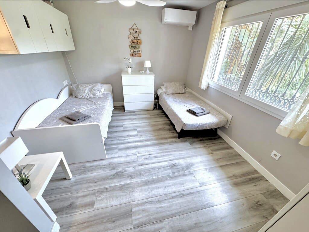 6 soverom Villa til salgs i Mijas Costa med svømmebasseng garasje - € 1 350 000 (Ref: 10075390)