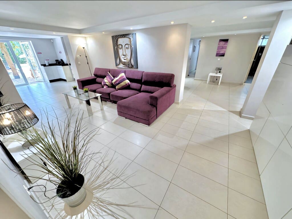 6 soverom Villa til salgs i Mijas Costa med svømmebasseng garasje - € 1 350 000 (Ref: 10075390)