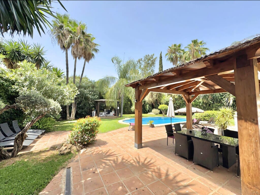 6 soverom Villa til salgs i Mijas Costa med svømmebasseng garasje - € 1 350 000 (Ref: 10075390)