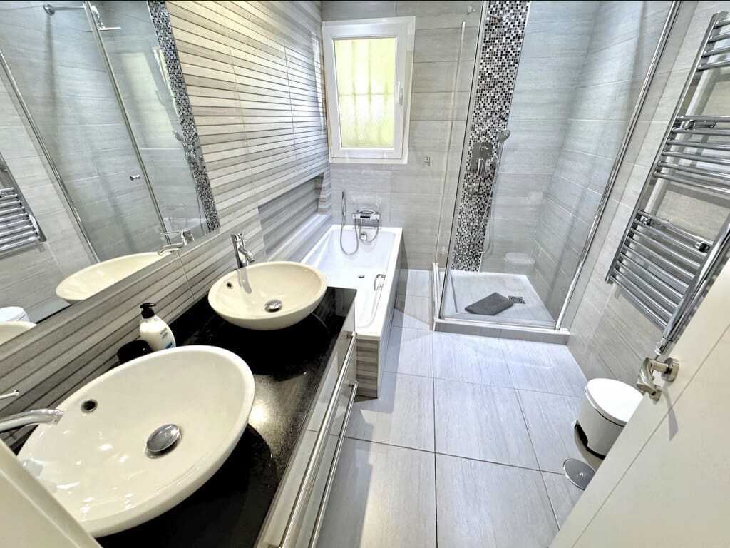 6 soverom Villa til salgs i Mijas Costa med svømmebasseng garasje - € 1 350 000 (Ref: 10075390)
