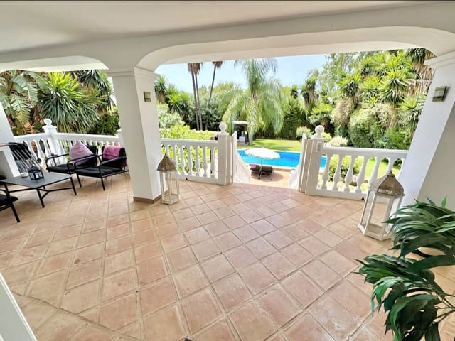 6 soverom Villa til salgs i Mijas Costa, Mijas med svømmebasseng garasje - € 1 350 000 (Ref: 10075390)