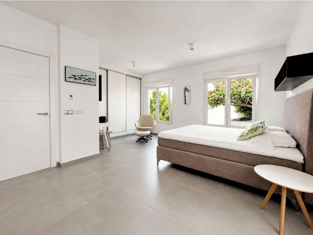 4 bedroom Villa for sale in La Cala de Mijas with pool garage - € 2,095,000 (Ref: 10077693)