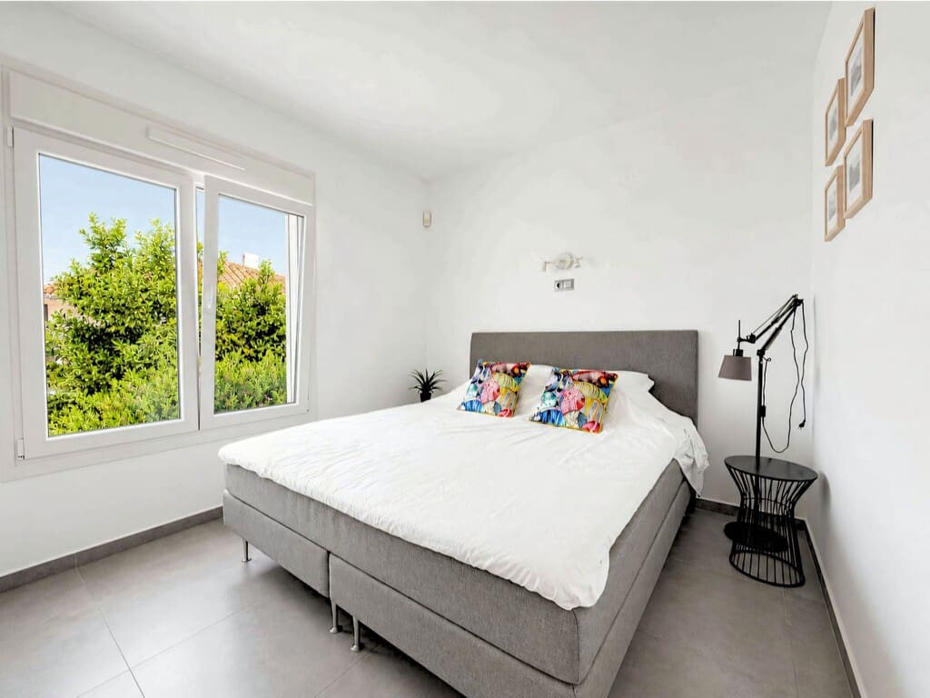 4 bedroom Villa for sale in La Cala de Mijas with pool garage - € 2,095,000 (Ref: 10077693)