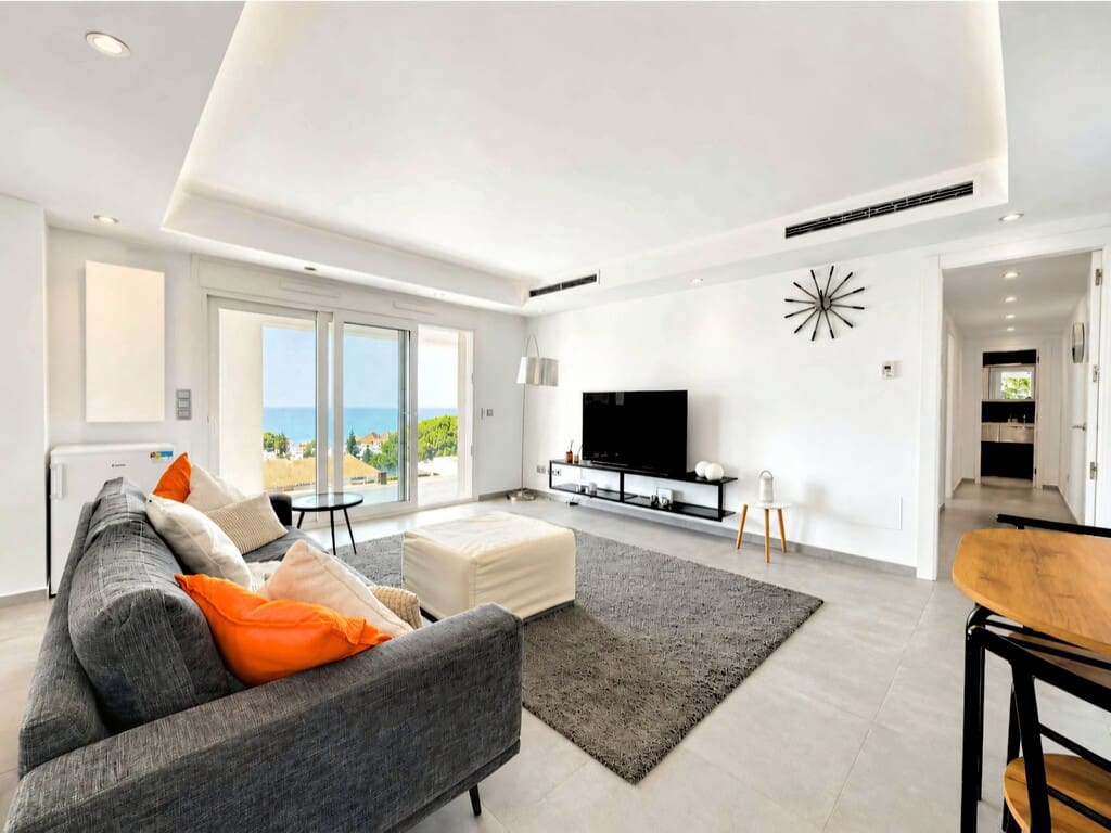 4 bedroom Villa for sale in La Cala de Mijas with pool garage - € 2,095,000 (Ref: 10077693)