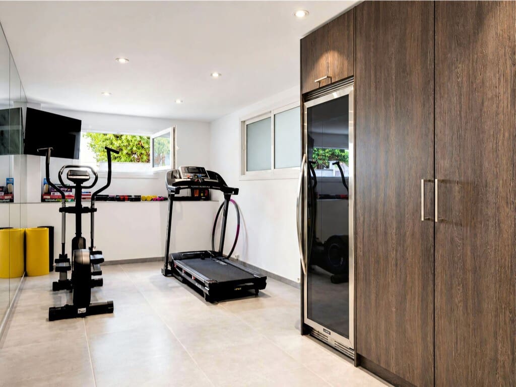 4 bedroom Villa for sale in La Cala de Mijas with pool garage - € 2,095,000 (Ref: 10077693)