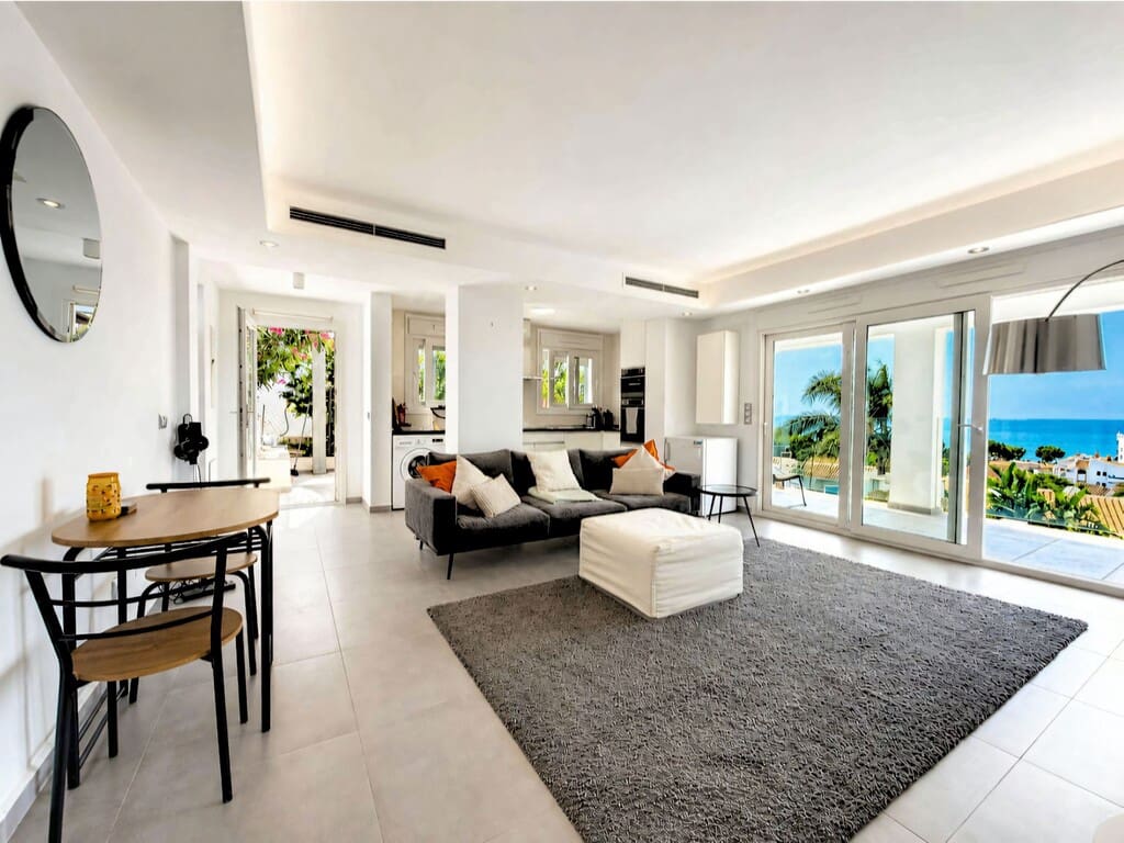 4 bedroom Villa for sale in La Cala de Mijas with pool garage - € 2,095,000 (Ref: 10077693)