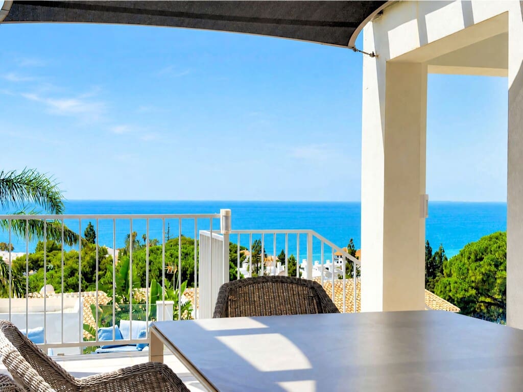4 bedroom Villa for sale in La Cala de Mijas with pool garage - € 2,095,000 (Ref: 10077693)