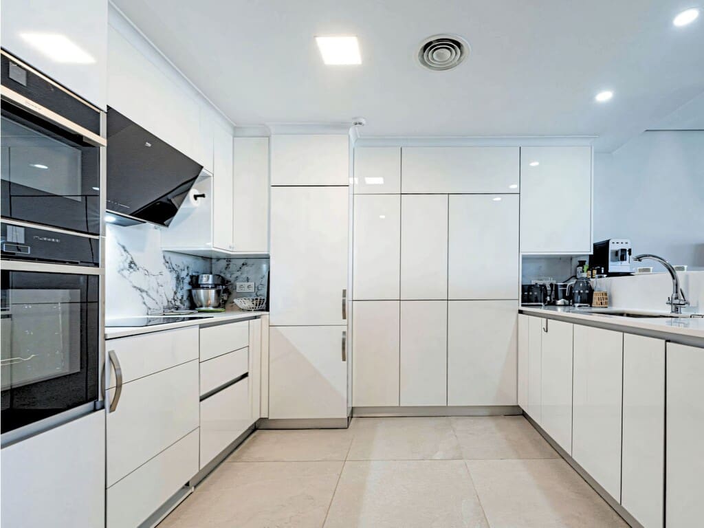 3 Zimmer Apartment zu verkaufen in Marbella mit Pool Garage - 1.350.000 € (Ref: 10077694)