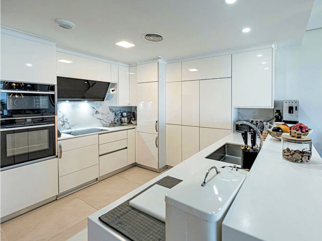 3 Zimmer Apartment zu verkaufen in Marbella mit Pool Garage - 1.350.000 € (Ref: 10077694)