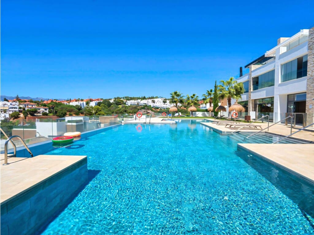 3 Zimmer Apartment zu verkaufen in Marbella mit Pool Garage - 1.350.000 € (Ref: 10077694)