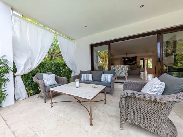 Chalet de 3 habitaciones en Mijas Costa, Mijas en venta con piscina garaje - 1.600.000 € (Ref: 10080523)
