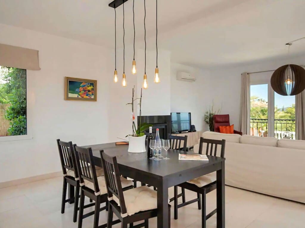 4 soverom Villa til salgs i Alhaurin de la Torre med svømmebasseng garasje - € 895 000 (Ref: 10085569)
