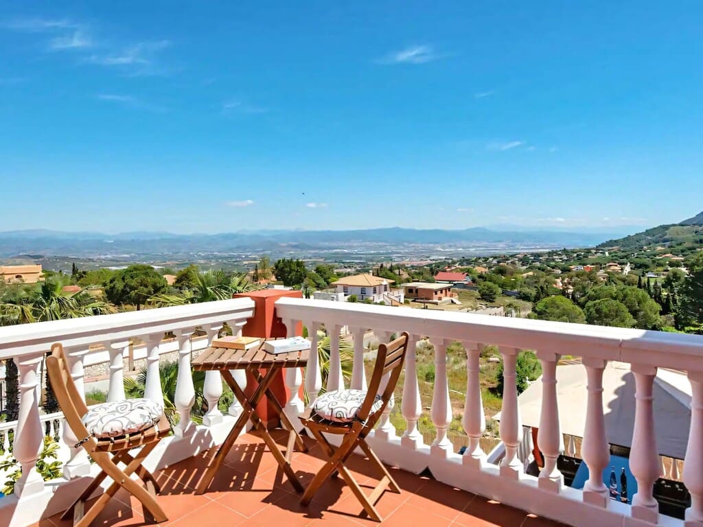 4 soverom Villa til salgs i Alhaurin de la Torre med svømmebasseng garasje - € 895 000 (Ref: 10085569)
