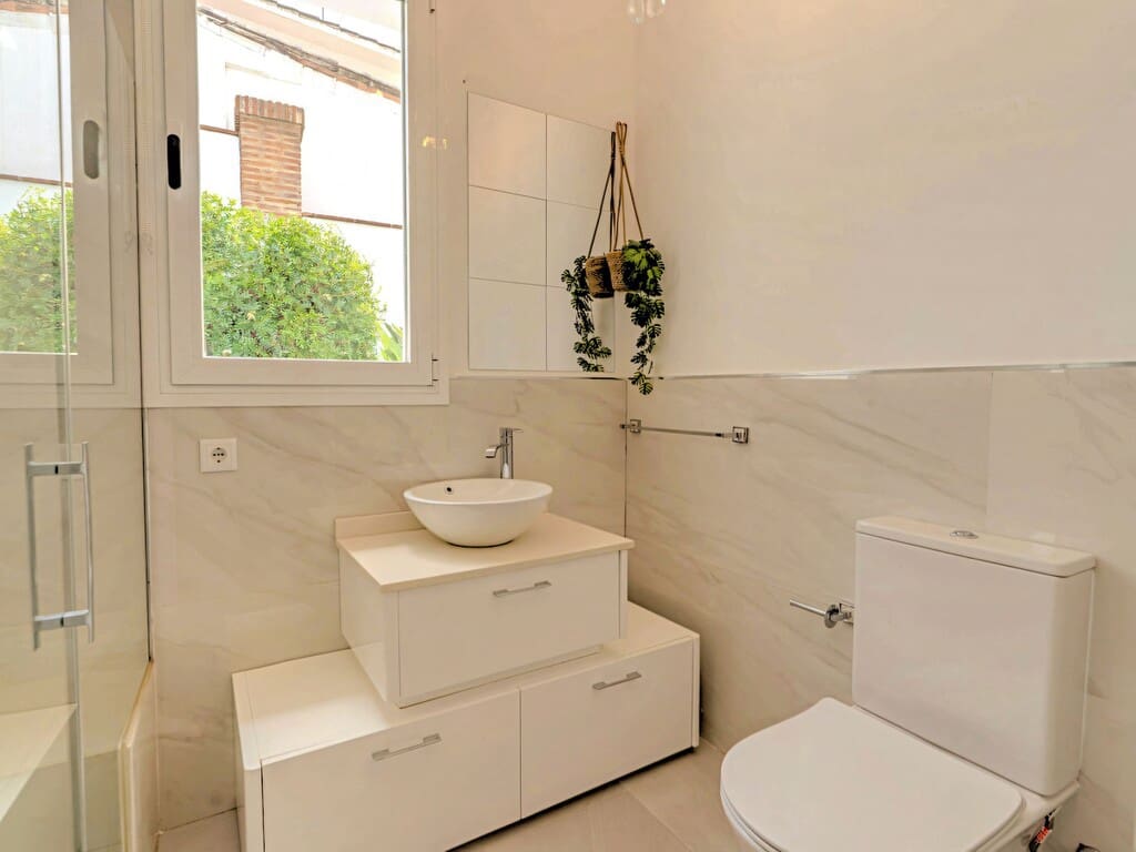 4 soveværelse Villa til salg i Nueva Andalucia med swimmingpool garage - € 1.995.000 (Ref: 10088943)