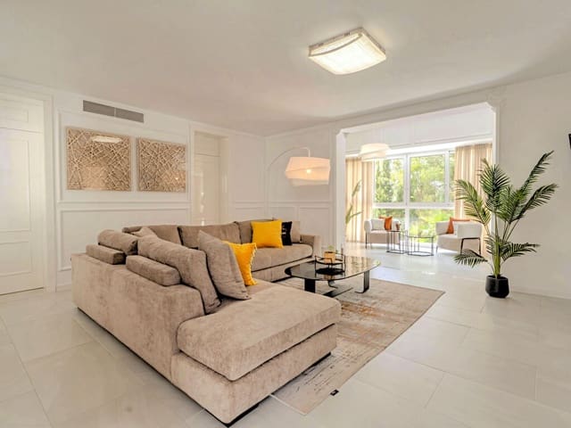 4 sypialnia Willa na sprzedaż w Nueva Andalucia, Marbella z basenem garażem - 1 995 000 € (Ref: 10088943)