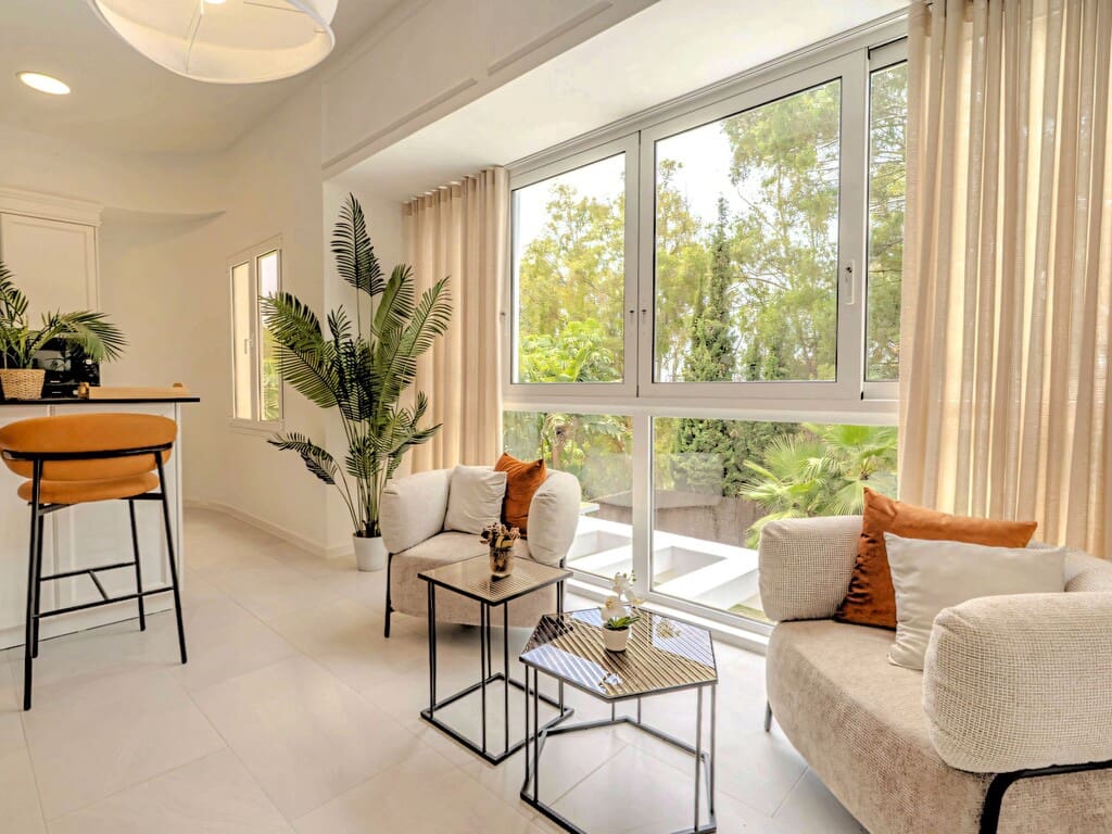 4 soveværelse Villa til salg i Nueva Andalucia med swimmingpool garage - € 1.995.000 (Ref: 10088943)