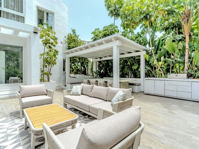 4 sypialnia Willa na sprzedaż w Nueva Andalucia, Marbella z basenem garażem - 1 995 000 € (Ref: 10088943)