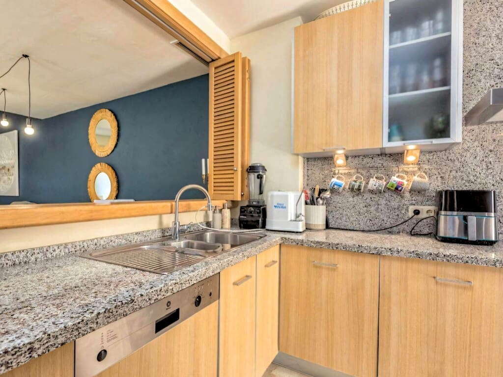 3 makuuhuone Omakotitalo myytävänä paikassa La Cala de Mijas mukana uima-altaan 
autotalli - 495 000 € (Ref: 10090132)
