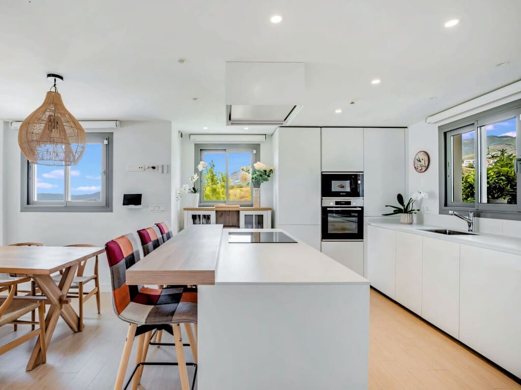 3 soverom Hus til salgs i Mijas med svømmebasseng garasje - € 850 000 (Ref: 10094269)