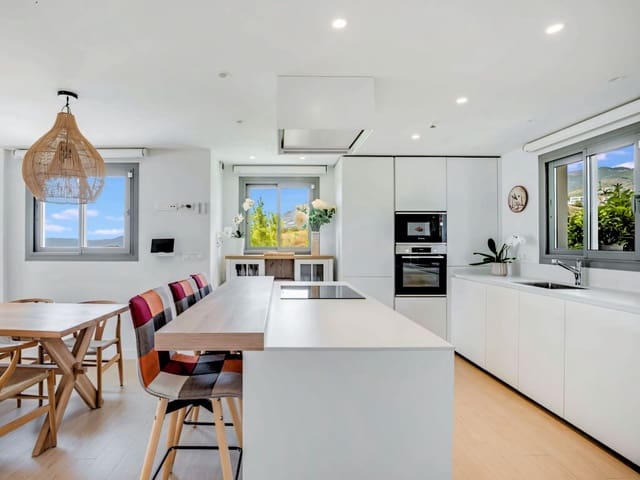 3 soverom Hus til salgs i Mijas med svømmebasseng garasje - € 850 000 (Ref: 10094269)