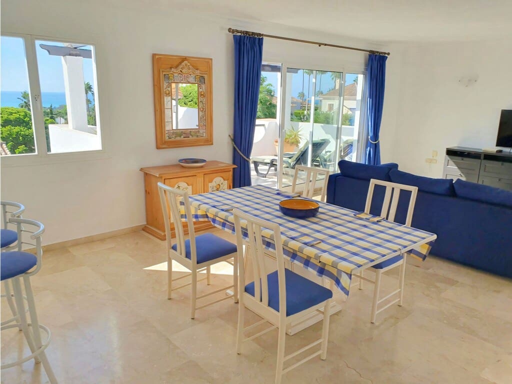 2 soverom Penthouse til salgs i El Paraiso med svømmebasseng garasje - € 495 000 (Ref: 10097649)