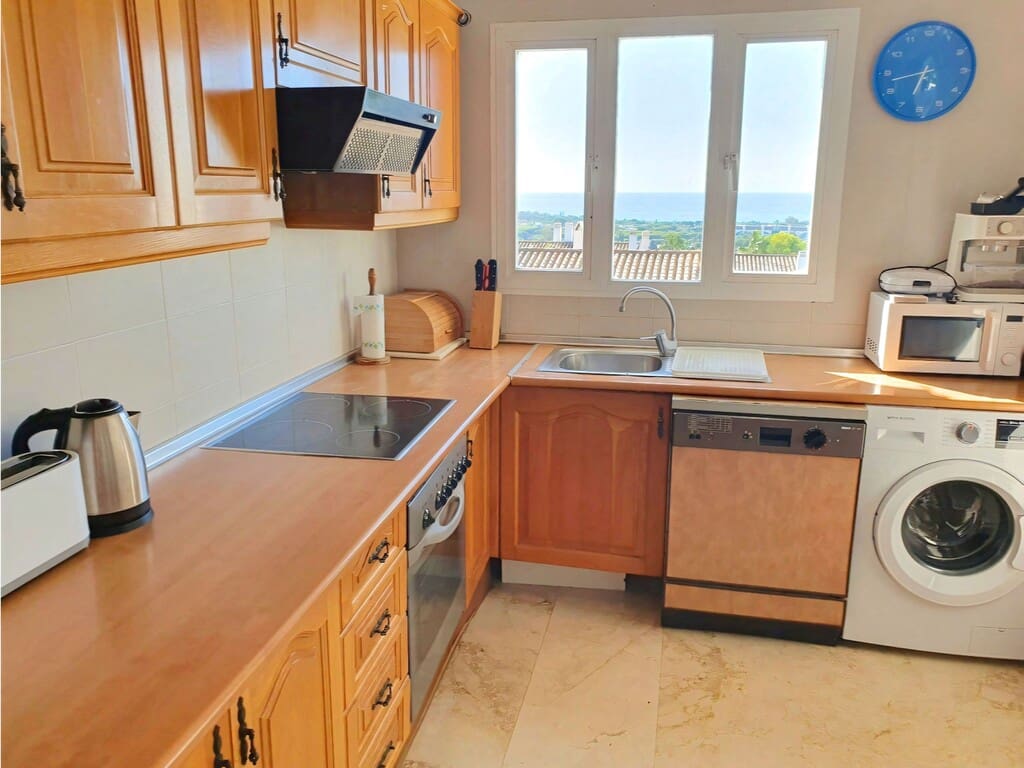 2 soverom Penthouse til salgs i El Paraiso med svømmebasseng garasje - € 495 000 (Ref: 10097649)