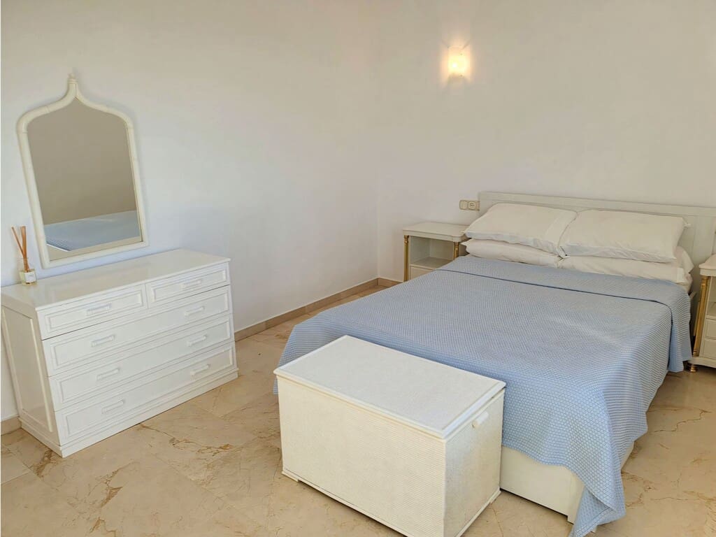 2 soverom Penthouse til salgs i El Paraiso med svømmebasseng garasje - € 495 000 (Ref: 10097649)