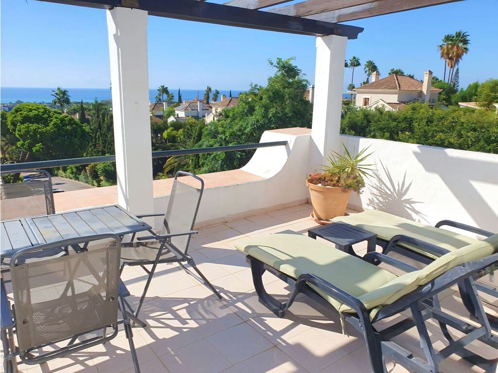 2 soverom Penthouse til salgs i El Paraiso med svømmebasseng garasje - € 495 000 (Ref: 10097649)