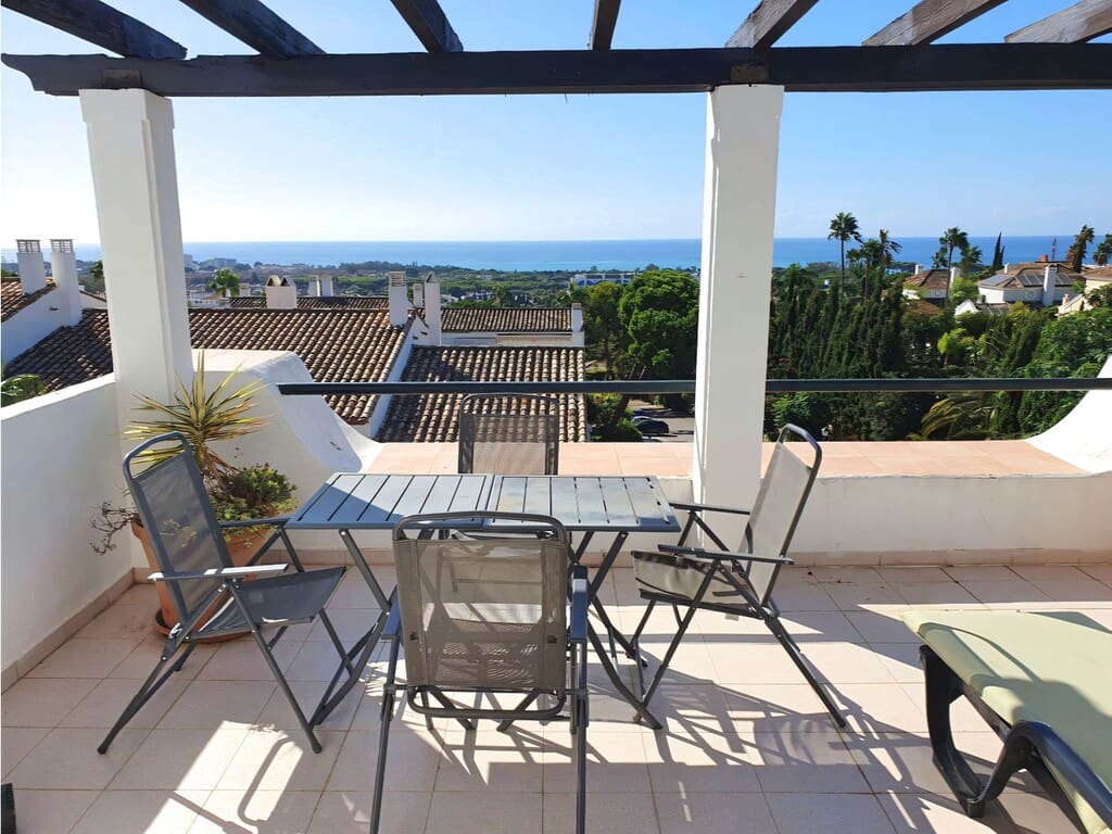 2 soverom Penthouse til salgs i El Paraiso med svømmebasseng garasje - € 495 000 (Ref: 10097649)