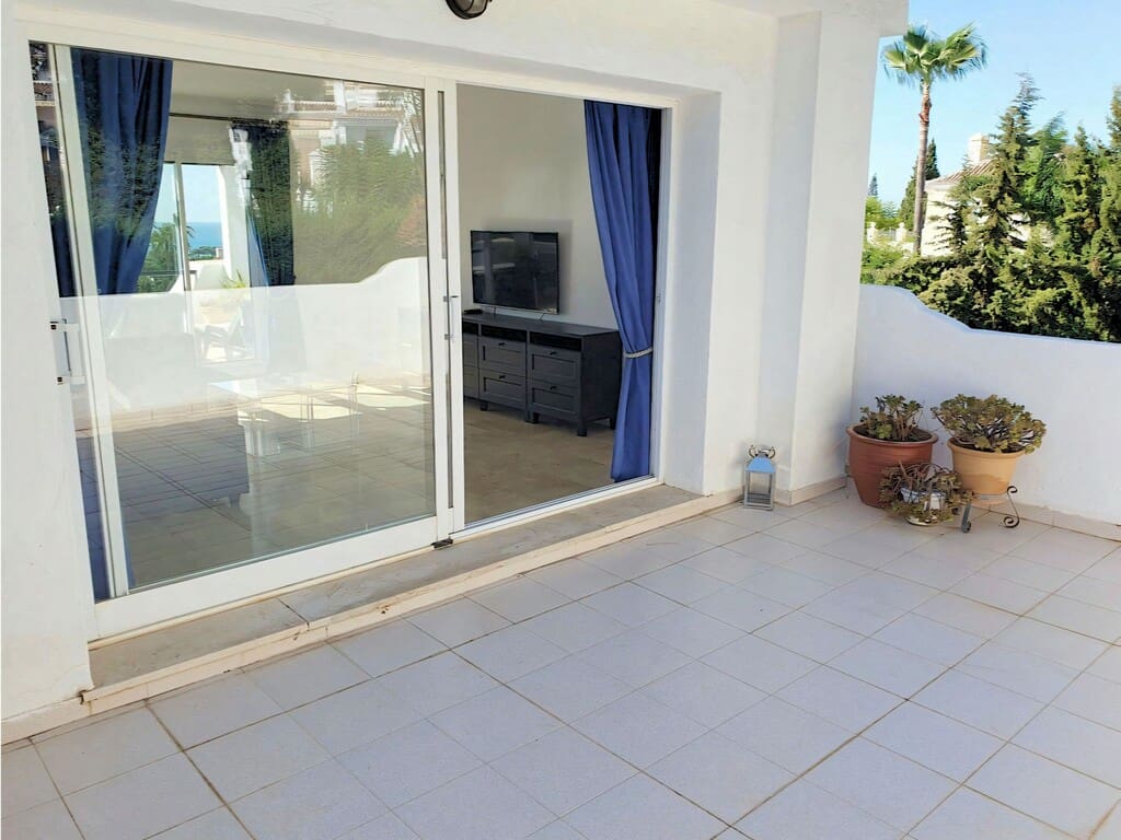 2 soverom Penthouse til salgs i El Paraiso med svømmebasseng garasje - € 495 000 (Ref: 10097649)